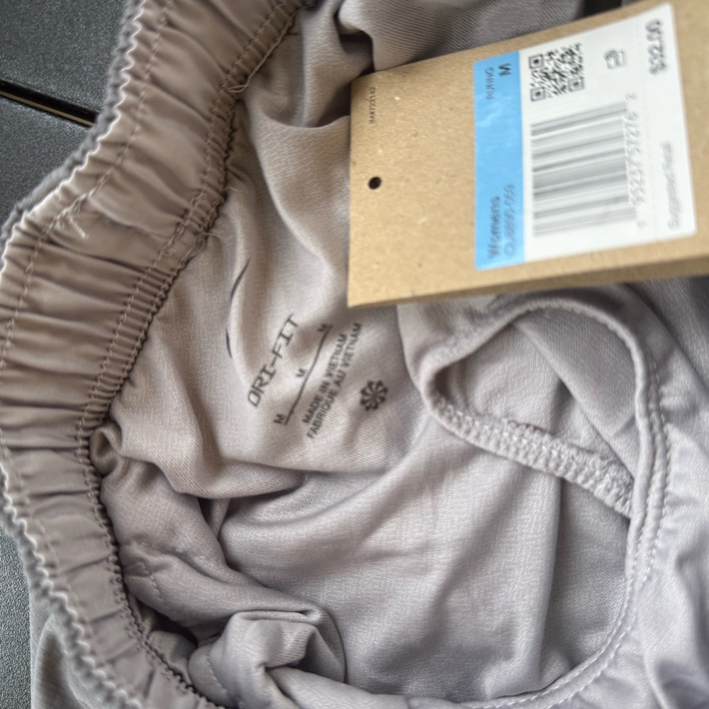 Nike Tempo Womens Heather Running Shorts Atmosphere Gray size medium dri fit new - Picture 8 of 9